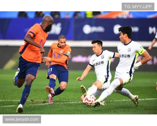 苏超南京队热身胜青岛海牛 苏超南京队热身胜青岛海牛